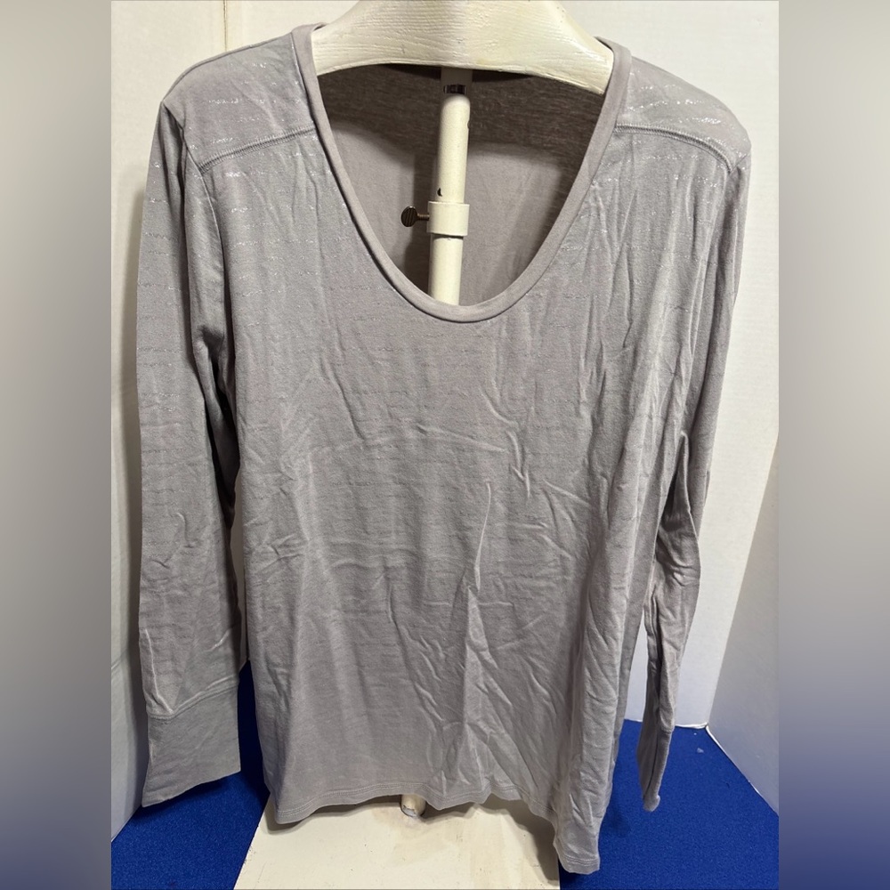 a.n.a. Women’s long sleeve top
